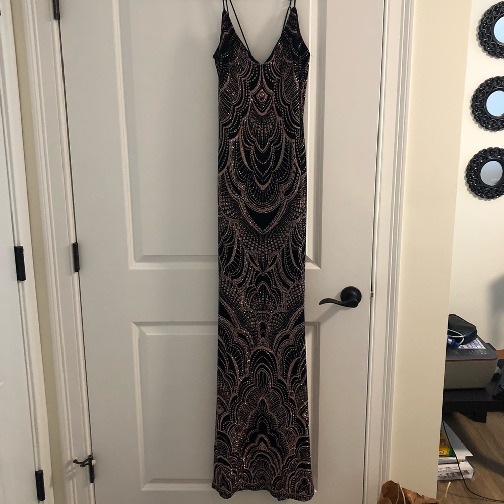 long, black sparkly prom dress